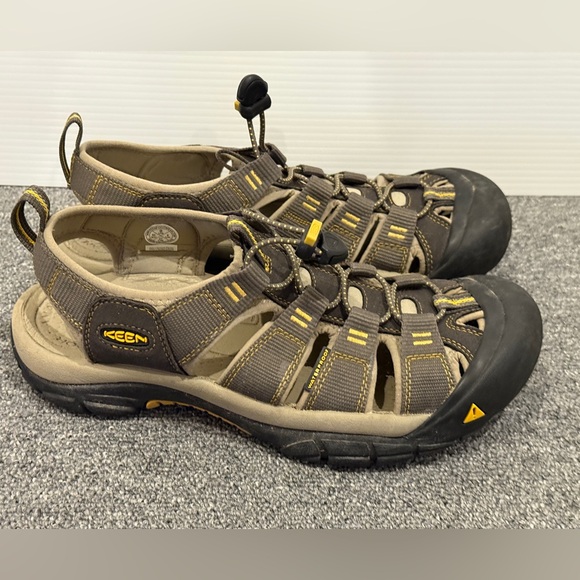 KEEN Outdoor Sandals - Picture 2 of 4